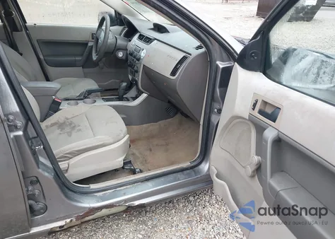 2010 Ford Focus S z USA, uszkodzony, nr VIN 1FAHP3EN4AW293085